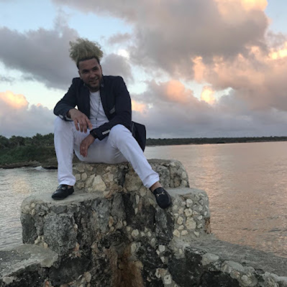 Meet your Posher, Rosario